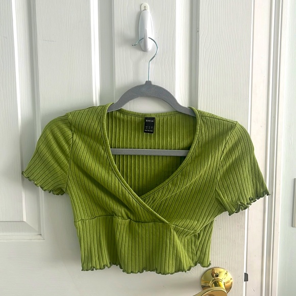 SHEIN Tops - Shein Cropped Tee.
